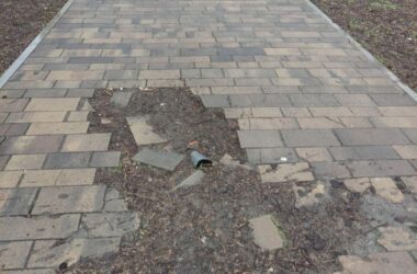 У центрі Маріуполі досі знаходять залишки боєприпасів