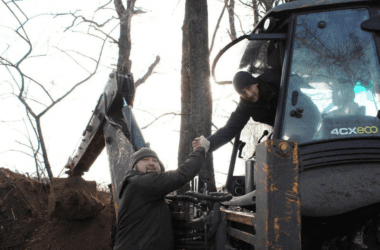 Комунальні служби окупованих громад Луганщини залучають до будівництва фортифікацій на фронті
