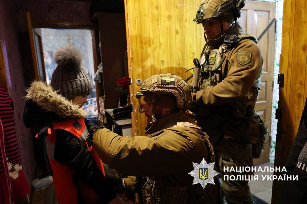 В прифронтовій Миколаївці на Донеччині залишається понад 200 дітей