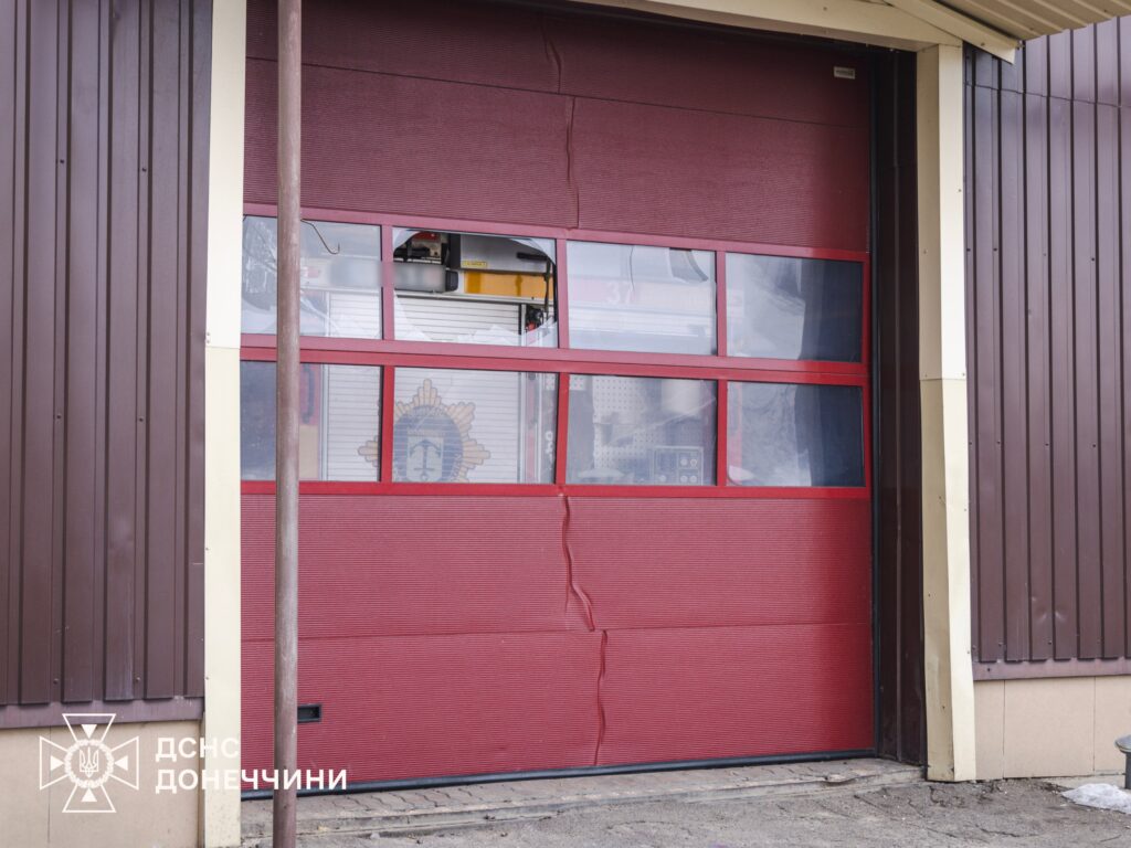 Росіяни завдали удару по пожежній частині у Слов&rsquo;янську: фото