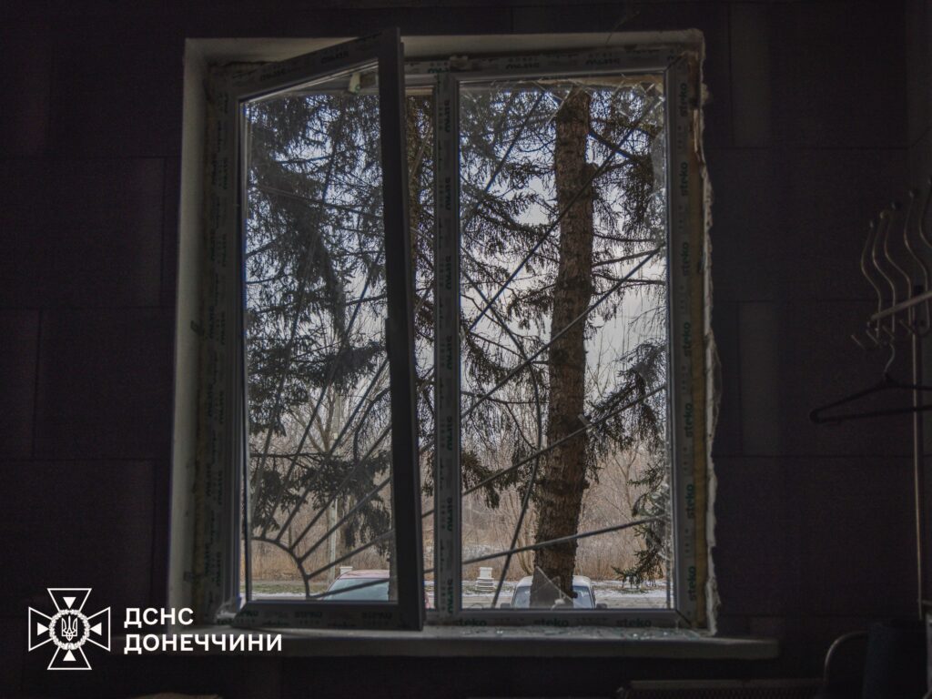 Росіяни завдали удару по пожежній частині у Слов&rsquo;янську: фото