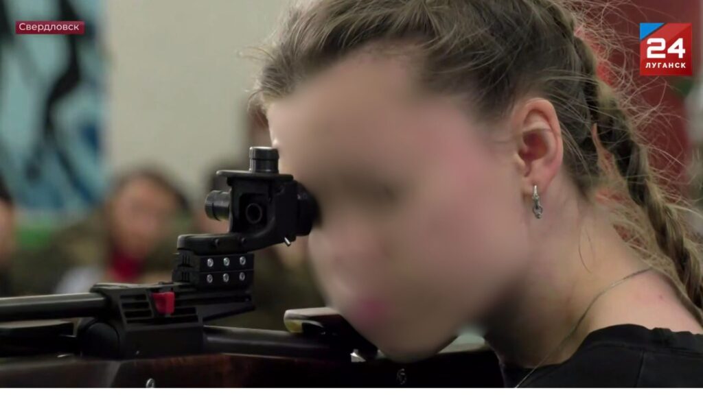 В окупованому Довжанську провели серед школярів військово-патріотичну гру “Ворошиловський стрілець”