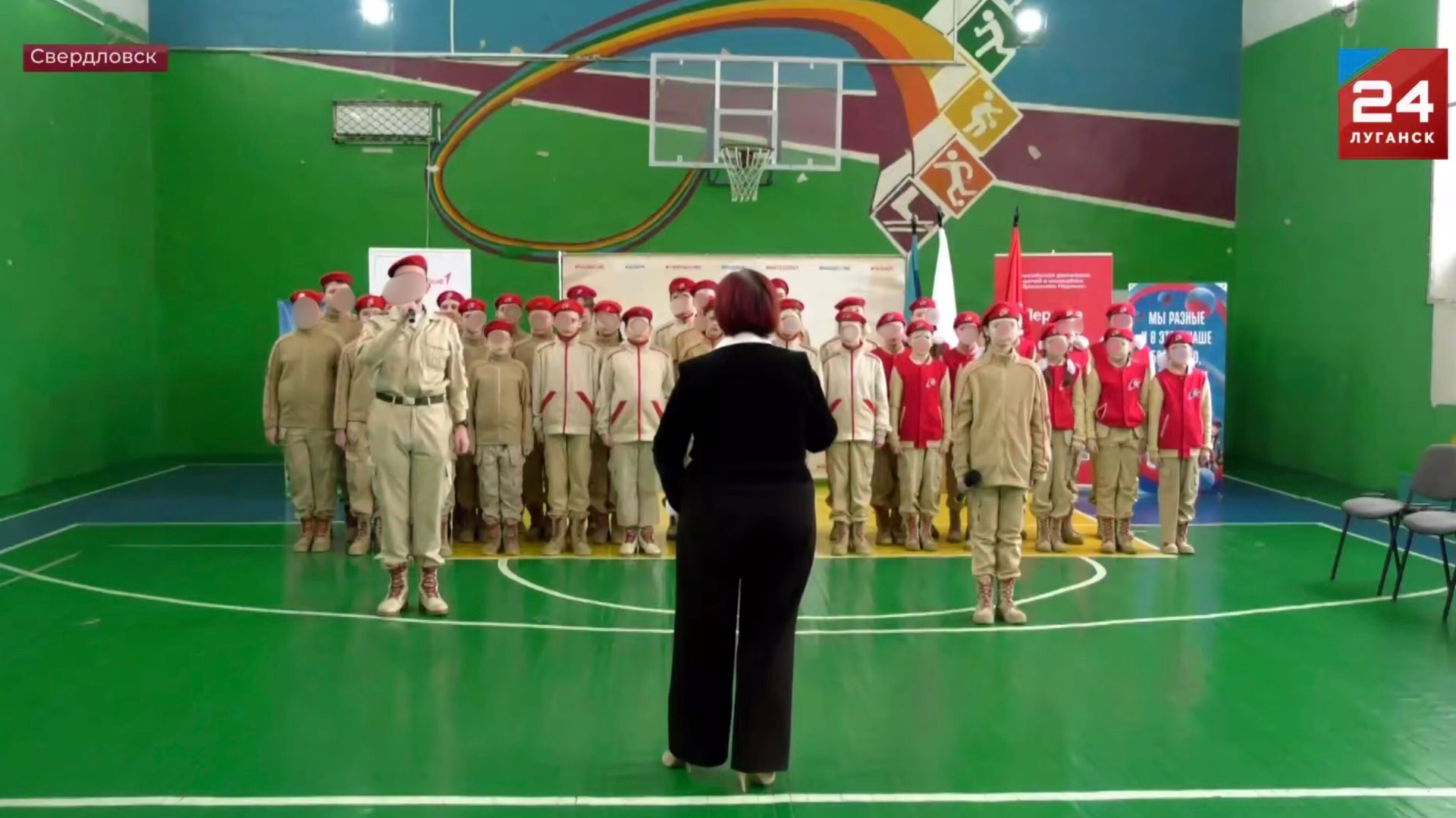 В окупованому Довжанську провели серед школярів військово-патріотичну гру “Ворошиловський стрілець”