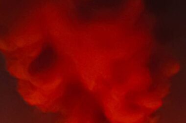 В окупованому Луганську вночі пролунали вибухи: повідомляють про удар по нафтобазі, є фото наслідків