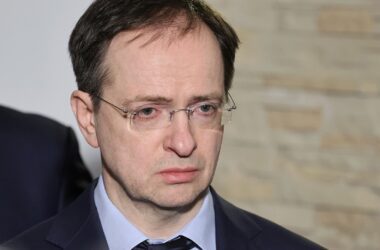 Росія відправить “історика” Мединського на наступний раунд тристоронніх переговорів