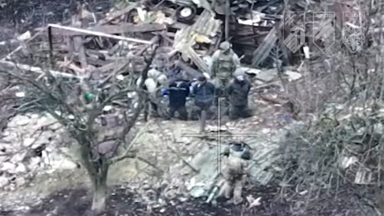 Золодий Колодязь на Донеччині звільнили бійці інтернаціонального батальону: в корпусі &laquo;Азов&raquo; показали унікальні кадри