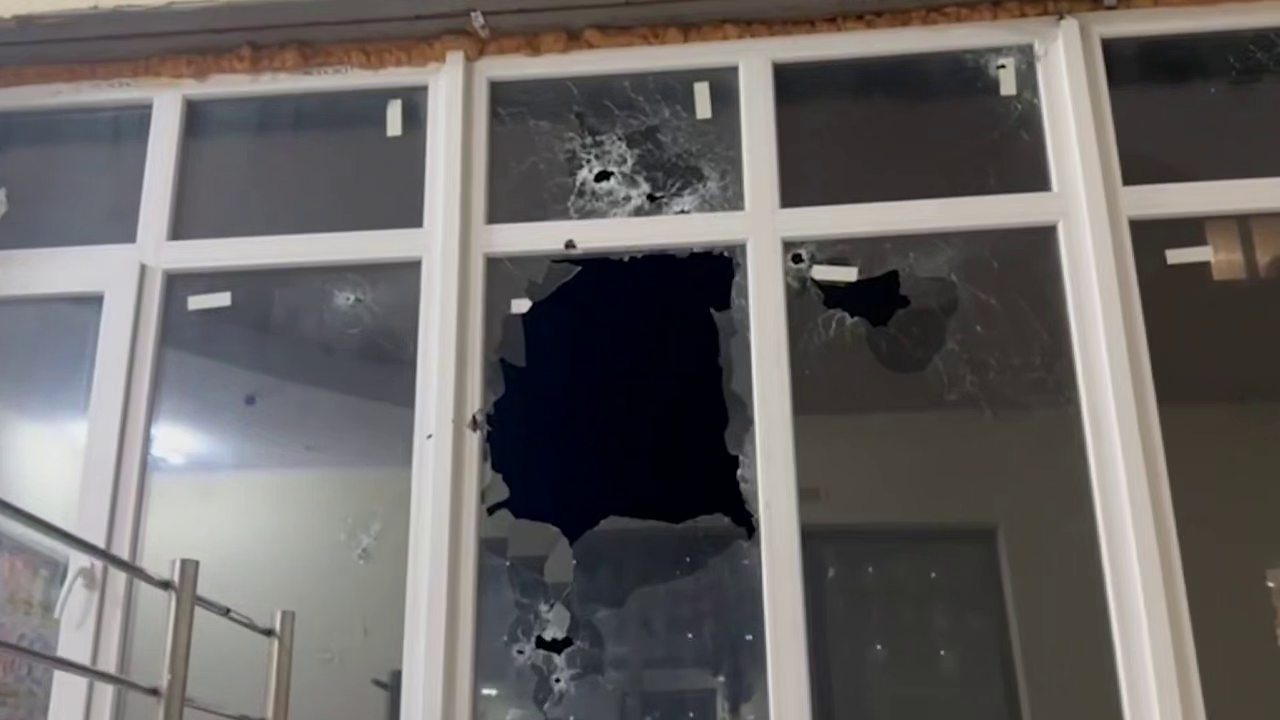 В Маріуполі в кафе під назвою “ZOV” сталась стрілянина: момент потрапив на відео