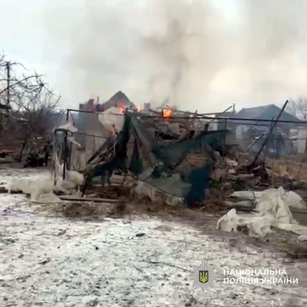 На Донеччині внаслідок авіаудару постраждала родина з трьома дітьми, що повернулися з евакуації