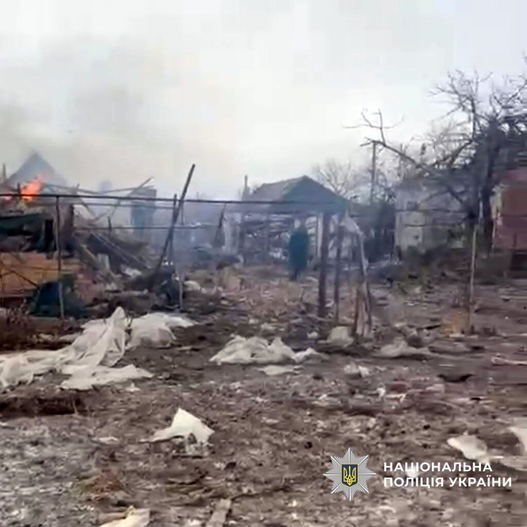 На Донеччині внаслідок авіаудару постраждала родина з трьома дітьми, що повернулися з евакуації