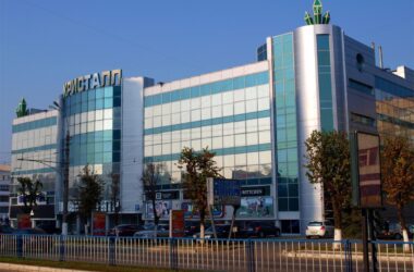 В Луганську одразу три торговельних центри передали на &laquo;зберігання&raquo; компанії, яка займється збором безпечних відходів