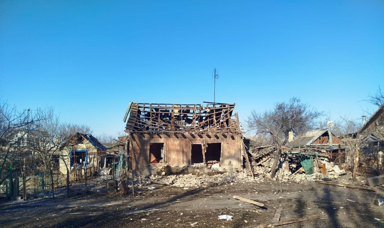 Сім загиблих та 15 постраждалих: прифронтову Дружківку окупанти атакували касетними боєприпасами