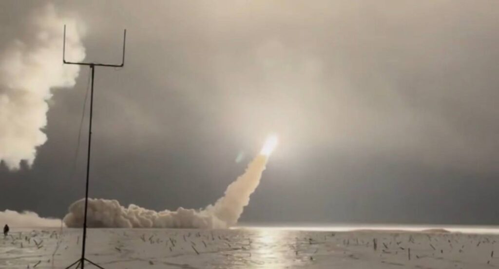 З&rsquo;явилося відео удару ракетою FP-5 “Фламінго” по полігону “Капустін Яр” у Росії