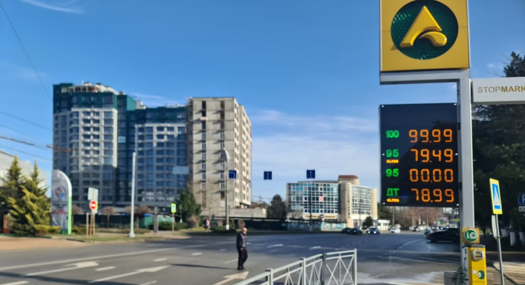 У тимчасово окупованому Криму знову виник дефіцит бензину А-95