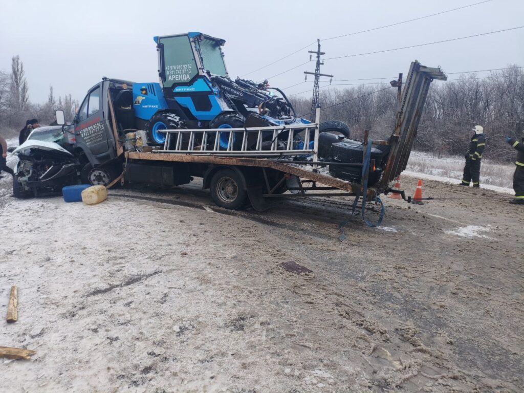 На окупованій Луганщині авто з башкирськими номерами врізалося в евакуатор: троє загиблих