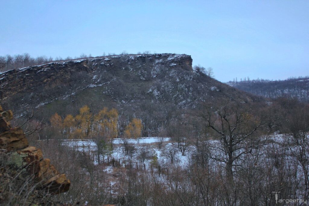 Зимова Лозова та Кам’яний замок: жителі окупованої Луганщини показали зимові пейзажі