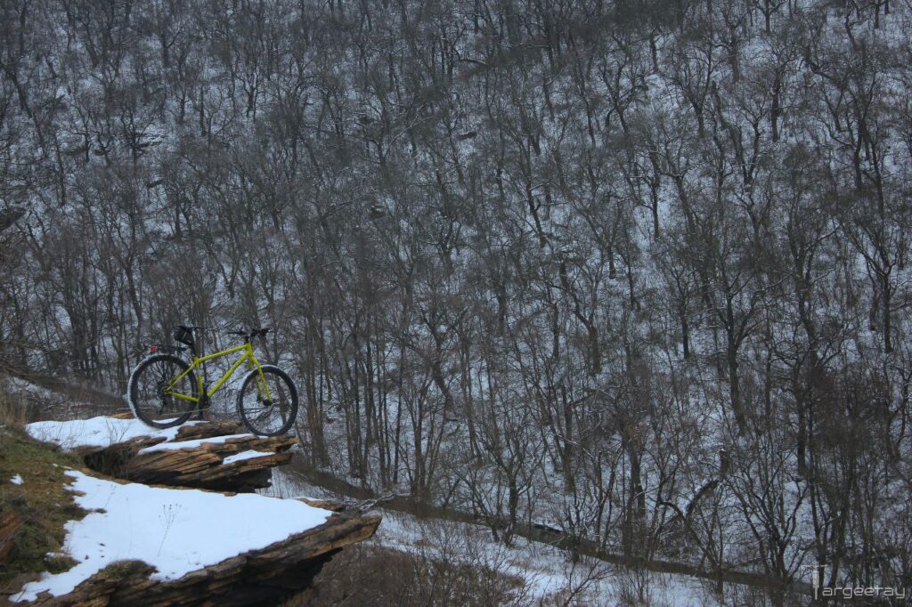 Зимова Лозова та Кам’яний замок: жителі окупованої Луганщини показали зимові пейзажі