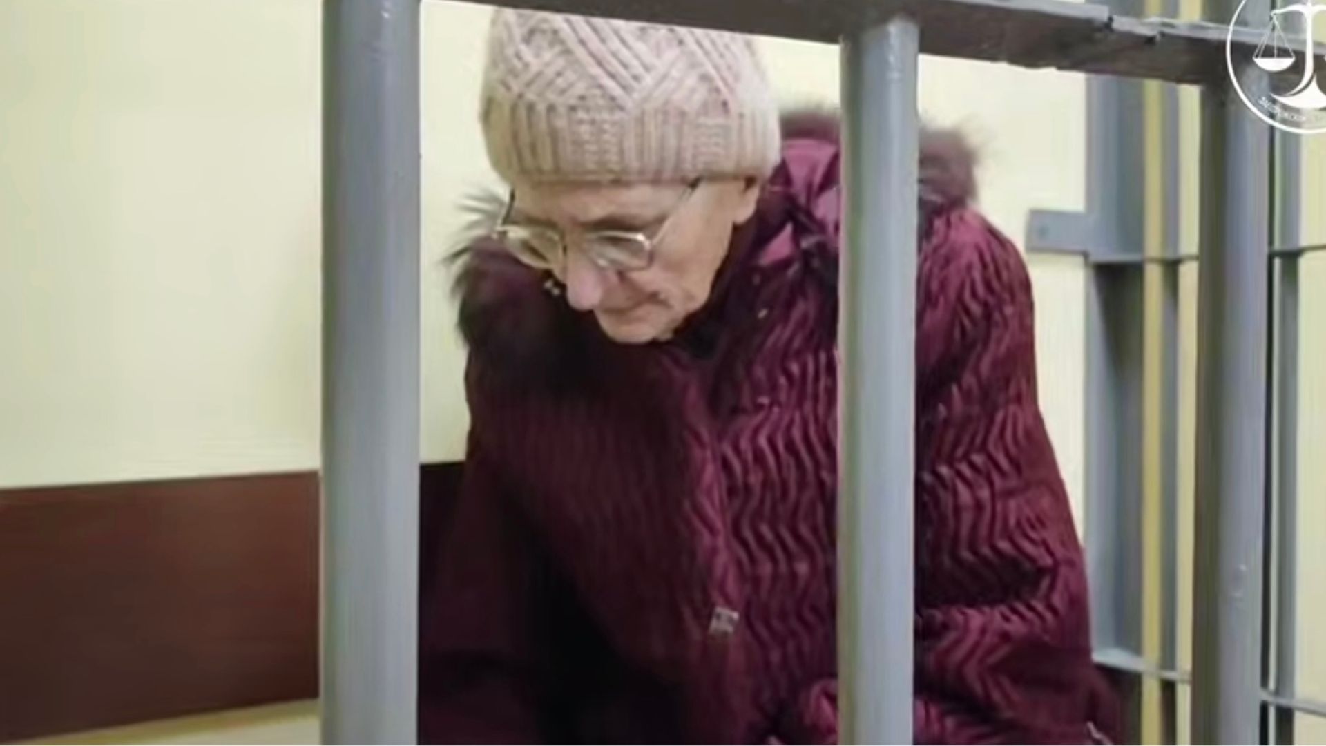 На окупованому Запоріжжі 68-річну жінку засудили до 11 років колонії через переказ для ЗСУ