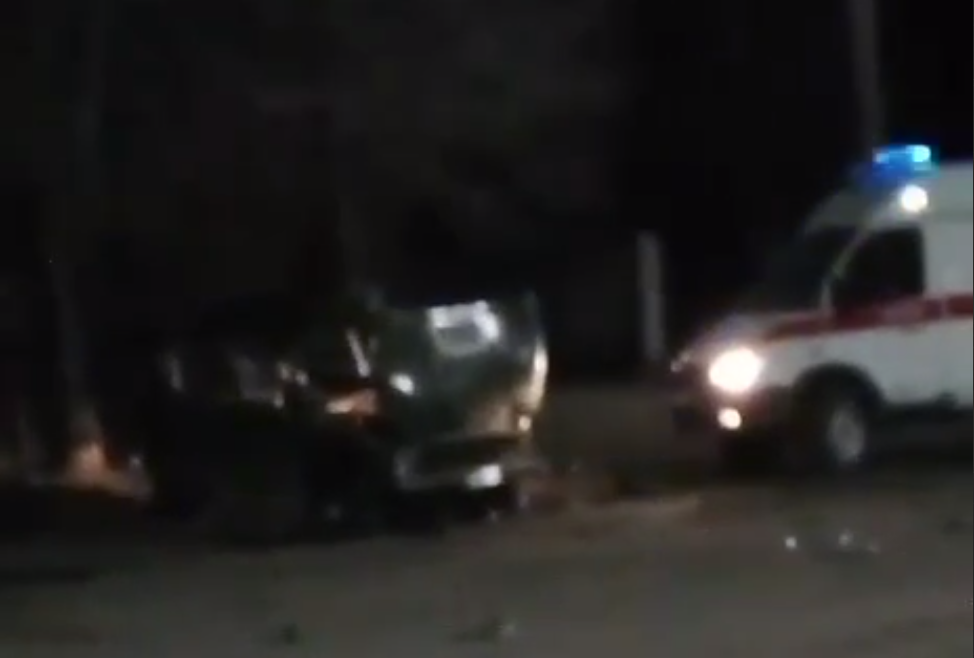 В Кадіївці вибухнула автівка. Повідомляють про постраждалу людину