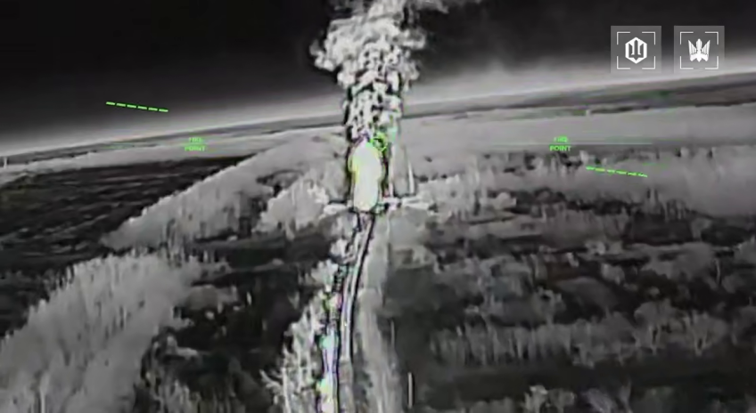 В мережі показали відео ураження потягу з паливом на Луганщині: командувач СБС “Мадяр” розповів подробиці атаки