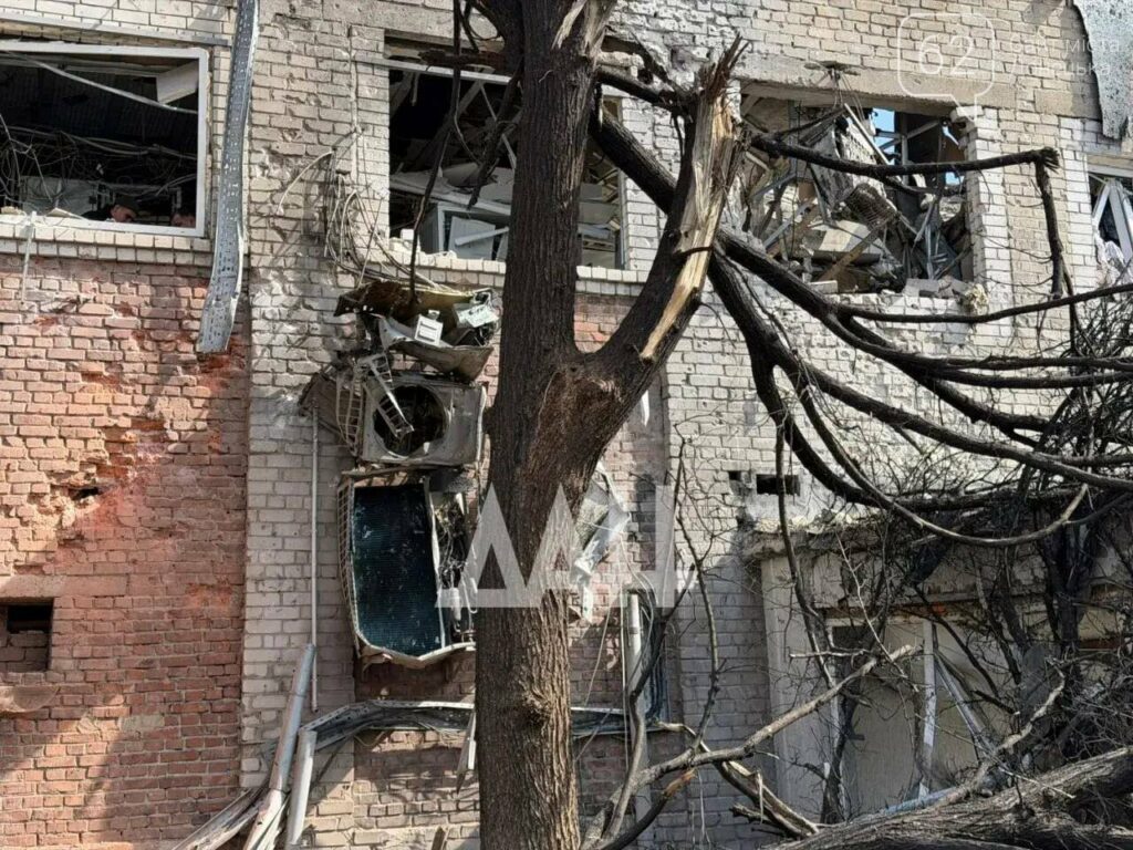 Донецьк залишився без телецентру. Що це було насправді