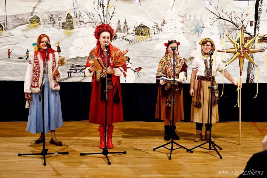 Почути голос бабусі з Камброду: як луганчанка Карина шукає автентичну музику регіону