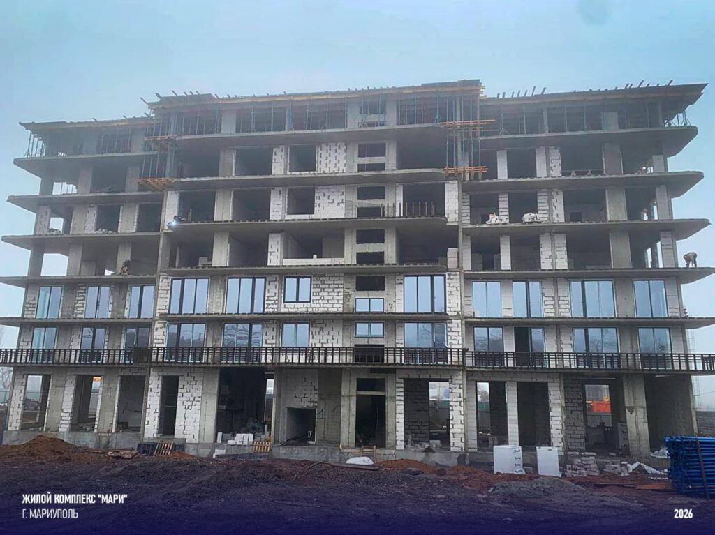 У Маріуполі окупанти будують житловий комплекс “Марі” на місці знесених будинків. Місцевим квартири не дістануться