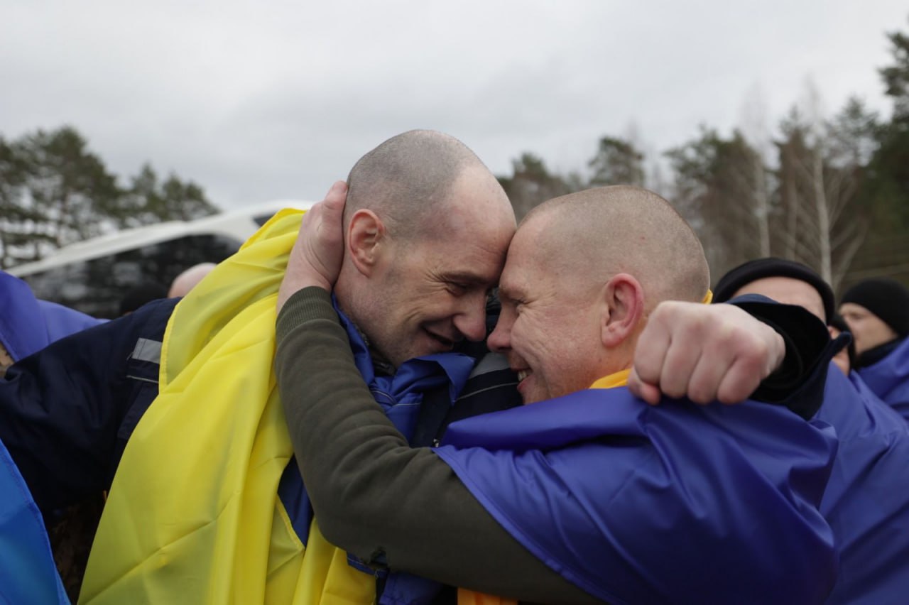 З&rsquo;явилися фото обміну полоненими 200 на 200 між Україною та Росією