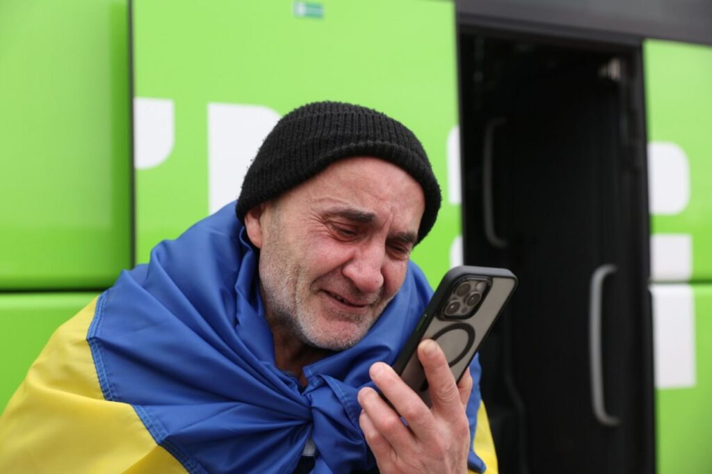 З&rsquo;явилися фото обміну полоненими 200 на 200 між Україною та Росією