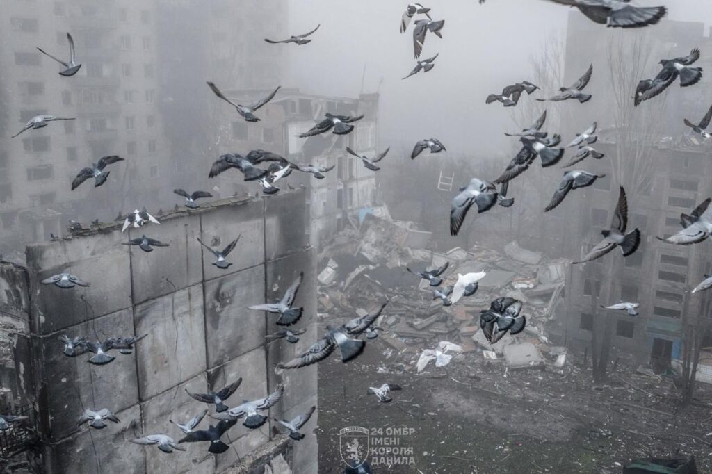 «Евакуація місцевих майже неможлива»: військові показали моторошні фото з Костянтинівки