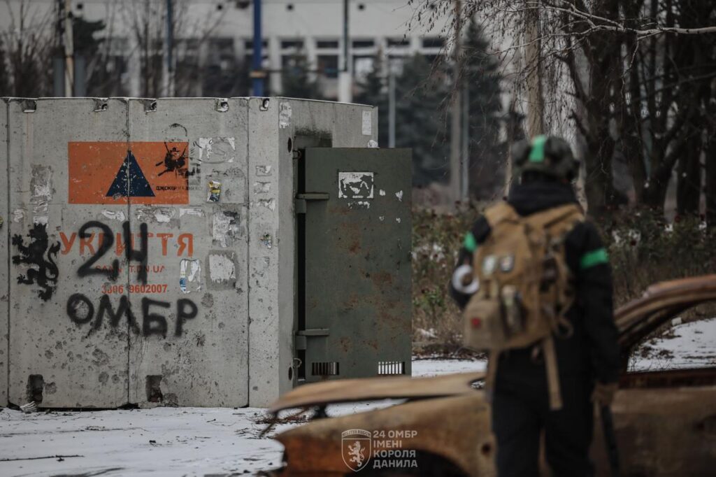 «Евакуація місцевих майже неможлива»: військові показали моторошні фото з Костянтинівки