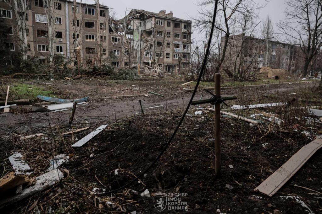 «Евакуація місцевих майже неможлива»: військові показали моторошні фото з Костянтинівки