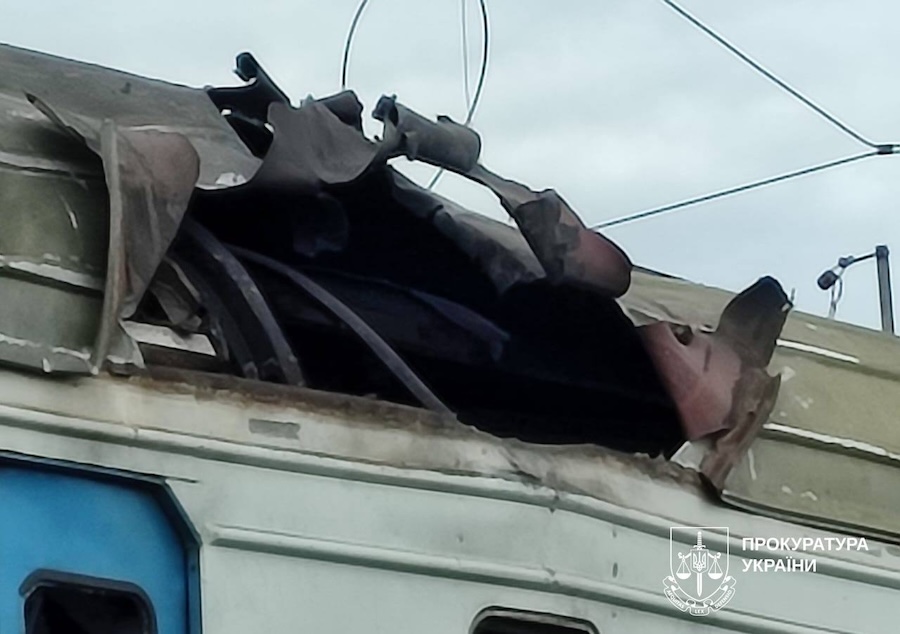 Одна людина загинула внаслідок удару російського БПЛА по пасажирському потягу на Харківщині