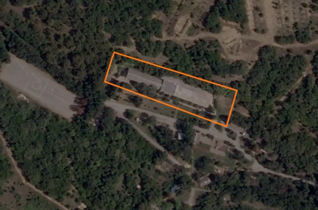 Опубліковано супутниковий знімок командного пункту Чорноморського флоту РФ після ракетного удару ЗСУ