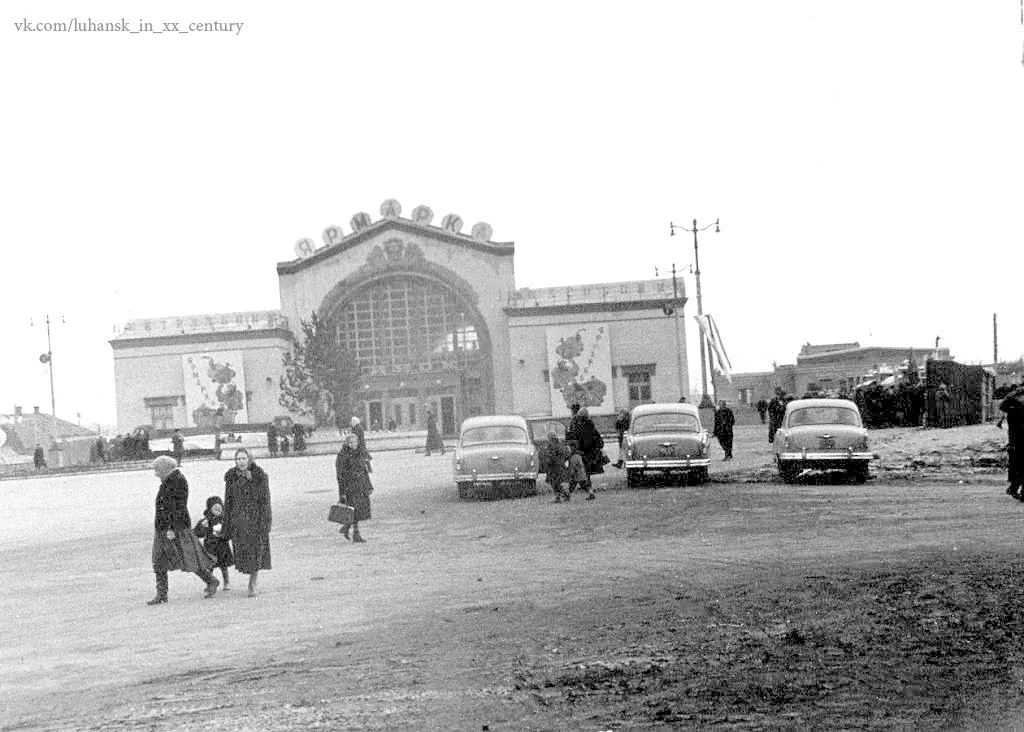 Луганська мова: минтуси за суп або коли &#8220;багети&#8221; — це не про французькі булки